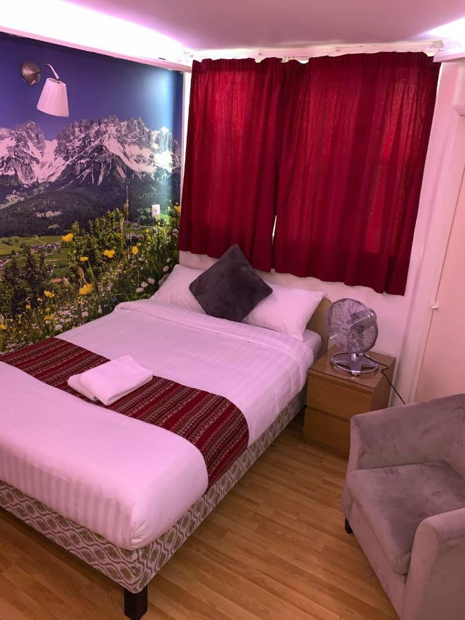 Barking Hotel Dış mekan fotoğraf